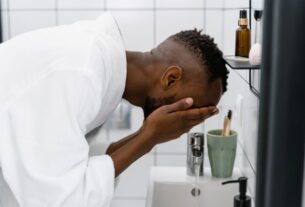 Cuidados com a pele crescem entre homens no Brasil