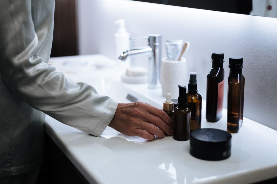Skincare: dermatologista alerta para 5 erros comuns na rotina